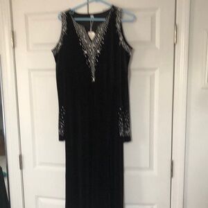 Black Sleeveless V-Neck Maxi Gown for Cocktail